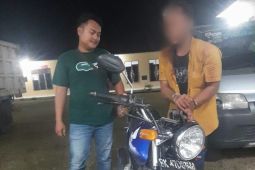 Polsek Tanah Jawa amankan pelaku pencurian motor di parkiran masjid