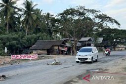 Hindari jalan rusak, pengendara sepeda motor tewas ditabrak di Aceh Timur