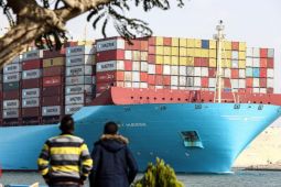 Per bulan, Terusan Suez rugi 800 juta dolar AS akibat situasi kawasan