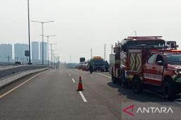 Jasamarga evakuasi kendaraan terbakar di KM 37+500 Tol MBZ amankan jalur