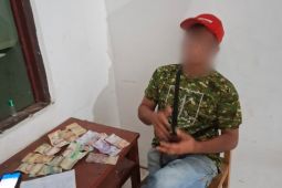 Polsek Serbelawan amankan penulis judi tebak nomor daring di kedai tuak