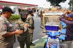 Satpol PP Bogor gelar operasi yustisi PKL di kawasan Stadion Pakansari