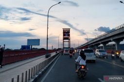 Kota Palembang diprakirakan hujan disertai petir dan angin kencang, Kamis ini