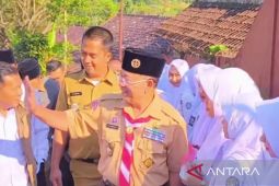 Bupati Cianjur tantang lulusan SMA/SMK tahun 2024 jadi petani milenial