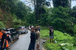 Akses jalan Trans Halmahera kembali normal setelah terjadi longsor