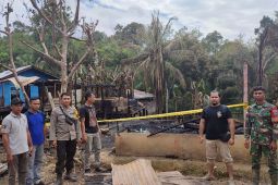 Polisi selidiki penyebab dua rumah warga terbakar di Sungai Kulat Sekadau