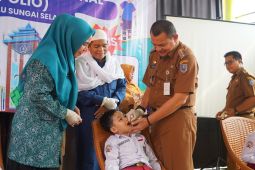 Pekan imunisasi nasional Polio HSS sasar 27.743 anak