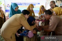 Bupati HST: Bawa anak imunisasi polio ke posyandu cegah kelumpuhan