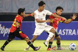 Klasemen akhir Grup A:  Indonesia juara grup AFF U-19