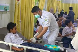 Diduga keracunan, 26 pelajar MTsS Tgk Chik Dayah Cut Tiro Pidie dilarikan ke rumah sakit