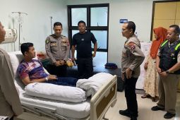 Kepala RS Bhayangkara Lumajang kunjungi polisi korban pengeroyokan PSHT