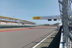 Pembalap ARRC mulai adu kecepatan di lintasan Sirkuit Mandalika Lombok