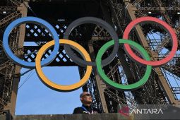 Upacara pembukaan Olimpiade Paris dimulai dengan parade atlet susuri Sungai Seine
