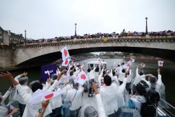 Parade atlet Olimpiade Paris 2024 diguyur hujan deras