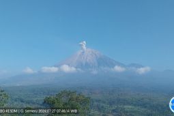 Semeru kembali erupsi dengan letusan setinggi 800 meter