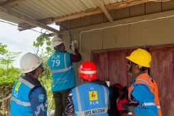 PLN ULP Bula listriki Dusun Waifafu dukung sektor pertanian