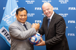 Infantino bertemu Prabowo di Paris, bahas kerja sama PSSI dan FIFA