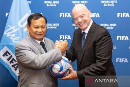 Presiden FIFA Gianni Infantino turut hadir pada KTT Gaza di Mesir