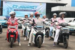 Luhut: Kendaraan listrik diperbanyak demi tekan polusi udara
