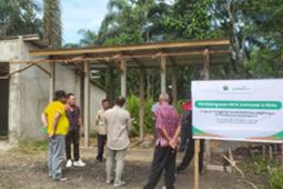Desa Amboyo Inti Ngabang dapat bantuan fasilitas MCK dari PTPN IV