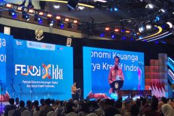 Peragaan busana AI Elon Musk jadi potensi bisnis, sebut presiden