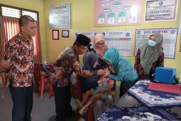 Bangka gencar berikan vaksin polio guna capai target 95 persen