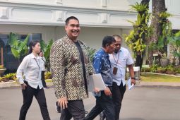 Menpora Dito berseloroh memanggil "Pak Ketua Tambang" ke Muhadjir
