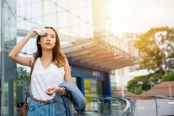 Tabir surya perlu untuk cegah terkena melanoma