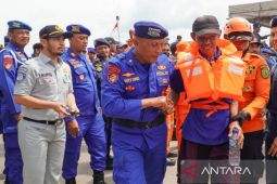 Ratusan personel Ditpolairud bantu evakuasi penumpang KM Niki Sejahtera