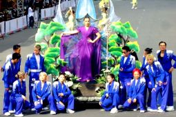 Raisa dan Tiara Andini tampil di Grand Jember Fashion Carnival