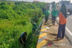 Jalan Viral Bypass Bayur Panangkalaan Kotor dan Penuh Sampah