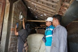 PLN Jatim sambung listrik masyarakat tidak mampu di wilayah 3T