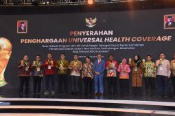 Pemkab Batanghari terima penghargaan UHC