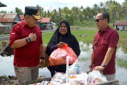 Kemenkumham Gorontalo menyalur bantuan bagi korban banjir di Ilotidea