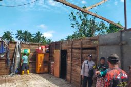 16 rumah di Kubu Raya rusak berat akibat puting beliung