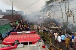 Damkar Kobar keluhkan kerumunan warga hambat kerja petugas