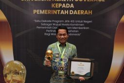 Pemkab Balangan terima penghargaan UHC Award 2024