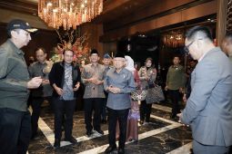 Ma'ruf Amin pimpin doa bersama saat pertama kali injakkan kaki di IKN