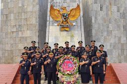 Kemenkumham Kalsel ziarah di Taman Makam Pahlawan Bumi Kencana sambut Hari Pengayoman