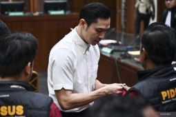 Harvey Moeis tak ajukan keberatan atas dakwaan korupsi timah dan TPPU