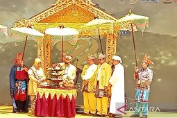 Governor highlights development progress on South Kalimantan's 74th Anniversary
