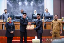 Pemkab Nagan Raya serahkan rancangan KUA-PPAS APBK-P 2024 ke DPRK