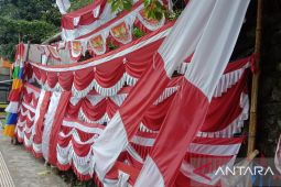 Penjualan pernak pernik HUT RI di Ambon sepi pembeli