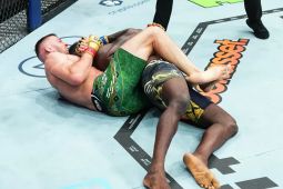 Tumbangkan Israel, Dricus pertahankan gelar juara kelas menengah UFC