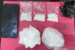 Pria asal Bangka Tengah diringkus Ditresnarkoba Polda Babel usai simpan sabu di pintu mobil