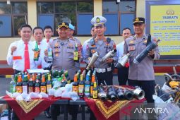 Polres Cianjur menyita 536 knalpot bising dan 274 botol miras
