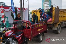 DLH Bangka Selatan angkut 5 ton sampah usai pawai baris indah