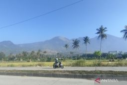 BBKSDA Jabar tutup jalur pendakian Gunung Guntur akibat kebakaran hutan