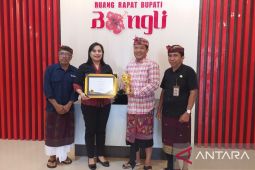 Pemkab Bangli terima UHC Award 2024
