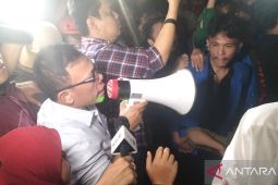 Masinton, Panda dan Arteria  temui mahasiswa demo di Gedung DPR/MPR, ini hasilnya
